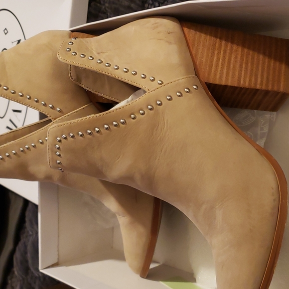 Booties - Picture 4 of 6